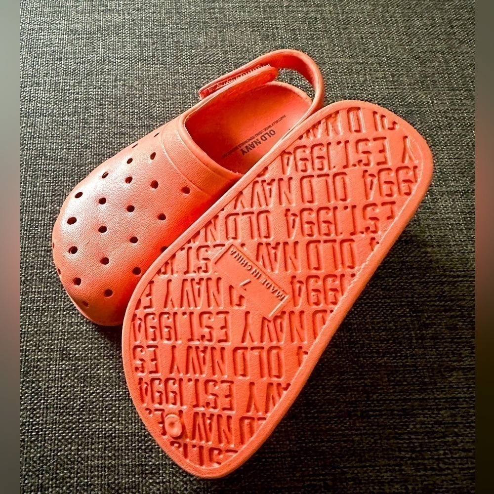 Old navy water shoes